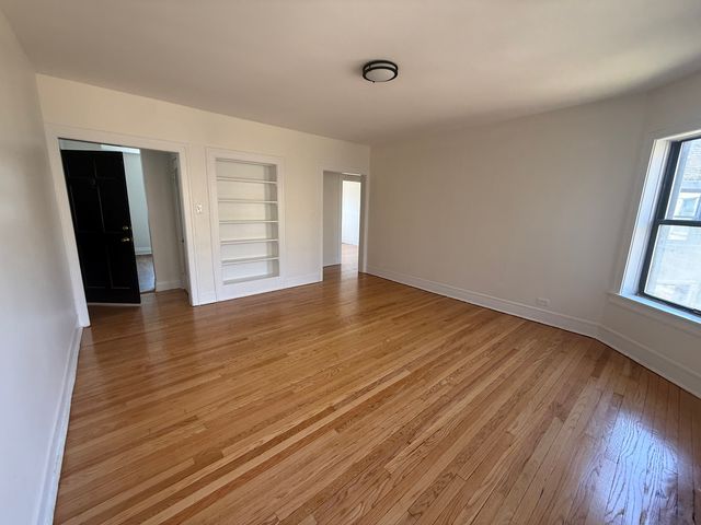 7351 N Damen Avenue 19, Chicago, IL 60645
