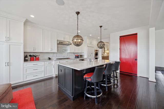 6150 CREEKSIDE DR, Flourtown, PA 19031