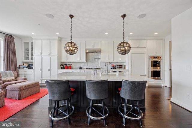 6150 CREEKSIDE DR, Flourtown, PA 19031