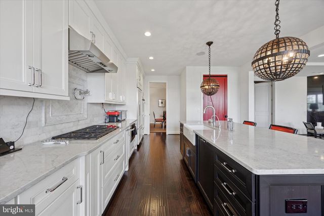 6150 CREEKSIDE DR, Flourtown, PA 19031