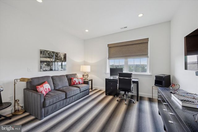 6150 CREEKSIDE DR, Flourtown, PA 19031