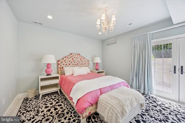 6150 CREEKSIDE DR, Flourtown, PA 19031