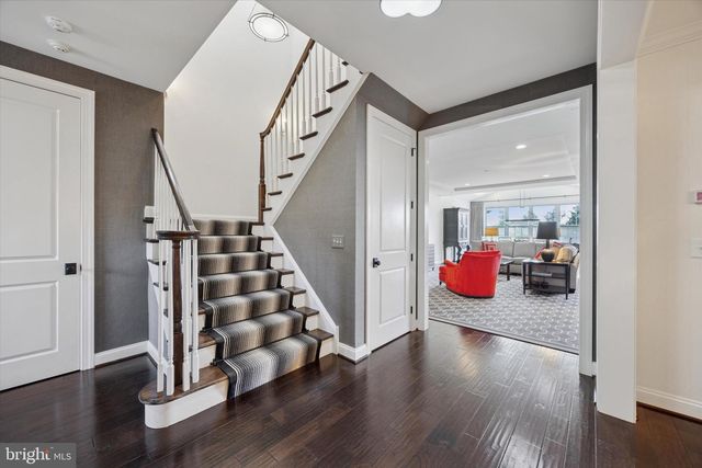 6150 CREEKSIDE DR, Flourtown, PA 19031