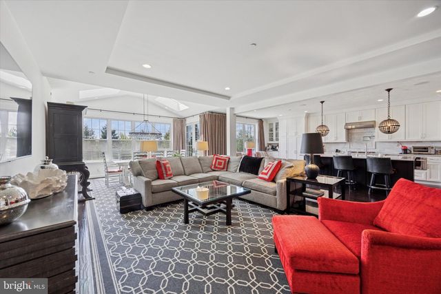 6150 CREEKSIDE DR, Flourtown, PA 19031