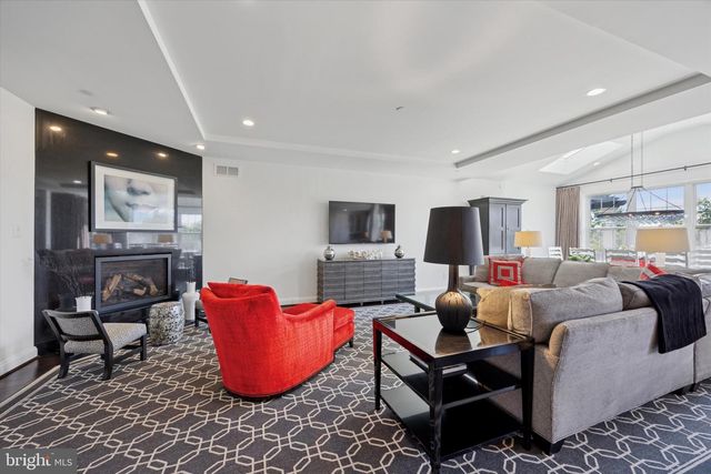 6150 CREEKSIDE DR, Flourtown, PA 19031