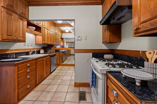 2182 Stanford Ave, Baton Rouge, LA 70808