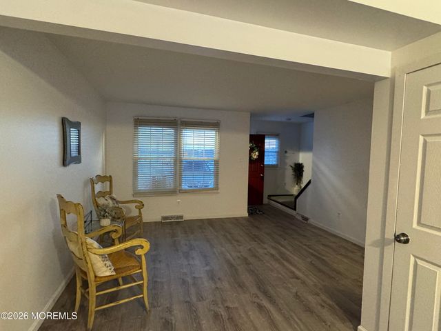 15 Saylors Pond Road, Wrightstown, NJ 08562