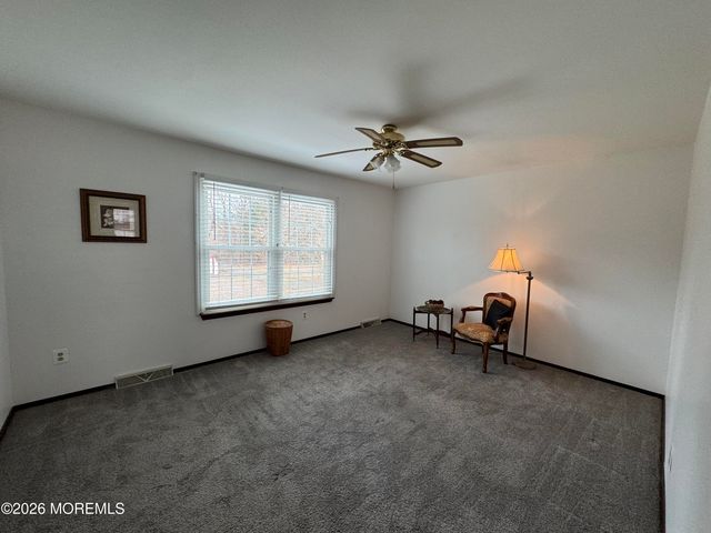 15 Saylors Pond Road, Wrightstown, NJ 08562