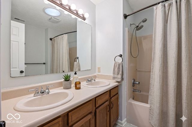 5321 Pine Hill Drive, Noblesville, IN 46062