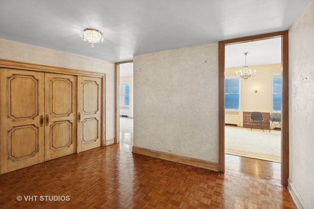1242 N LAKE SHORE Drive 22, Chicago, IL 60610