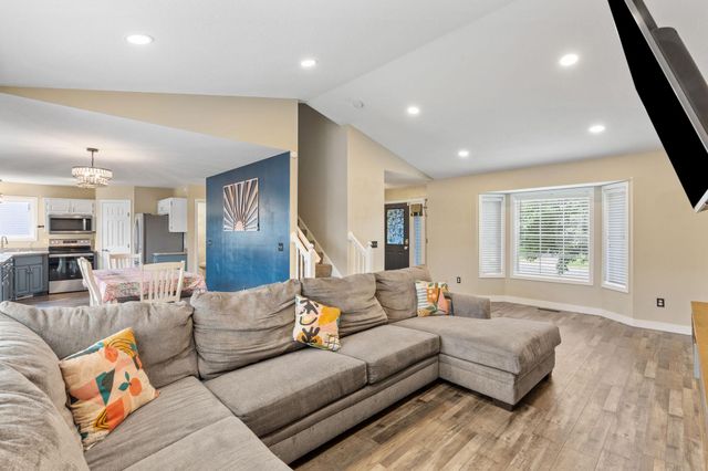 7811 Palmgren Avenue NE, Otsego, MN 55330