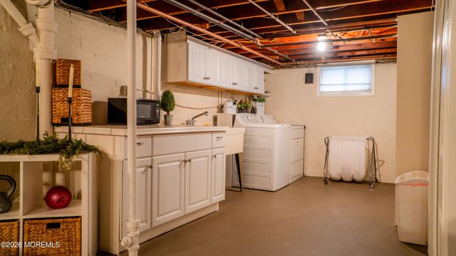 33 Lancaster Road, Colonia, NJ 07067