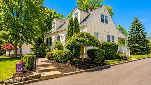 33 Lancaster Road, Colonia, NJ 07067