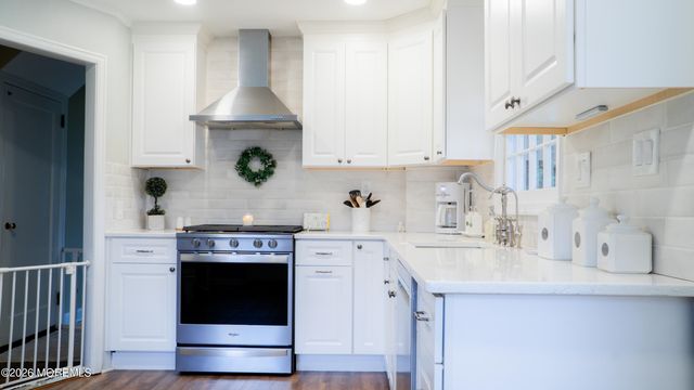 33 Lancaster Road, Colonia, NJ 07067