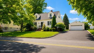 33 Lancaster Road, Colonia, NJ 07067