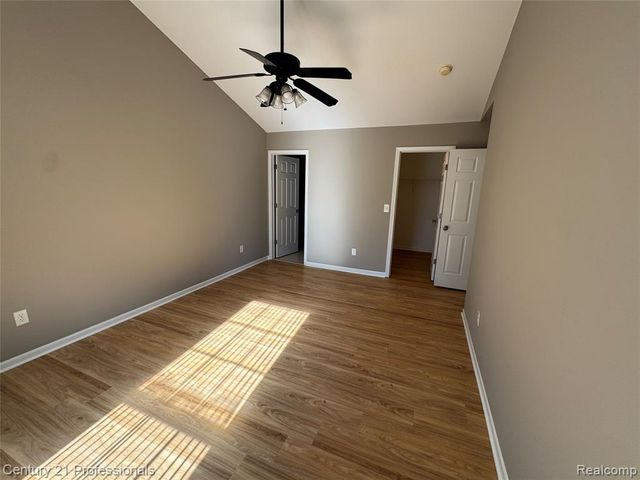 1200 Saratoga Boulevard, Walled Lake, MI 48390