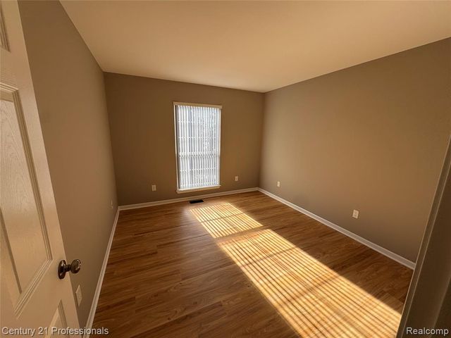 1200 Saratoga Boulevard, Walled Lake, MI 48390