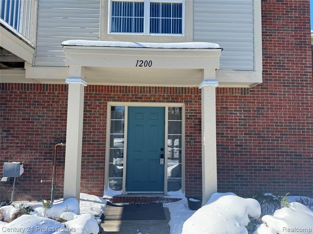 1200 Saratoga Boulevard, Walled Lake, MI 48390