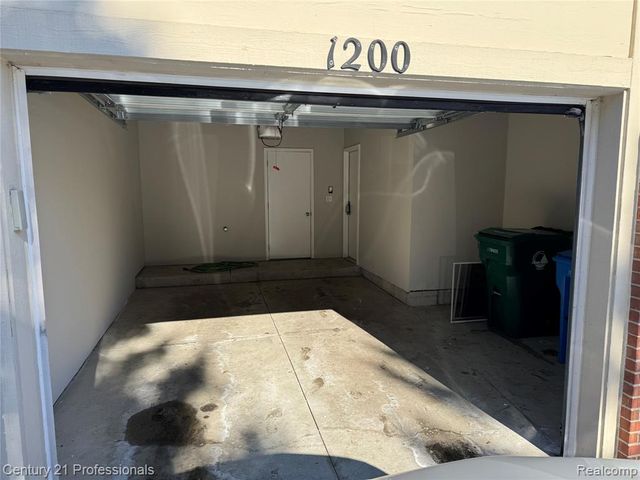 1200 Saratoga Boulevard, Walled Lake, MI 48390