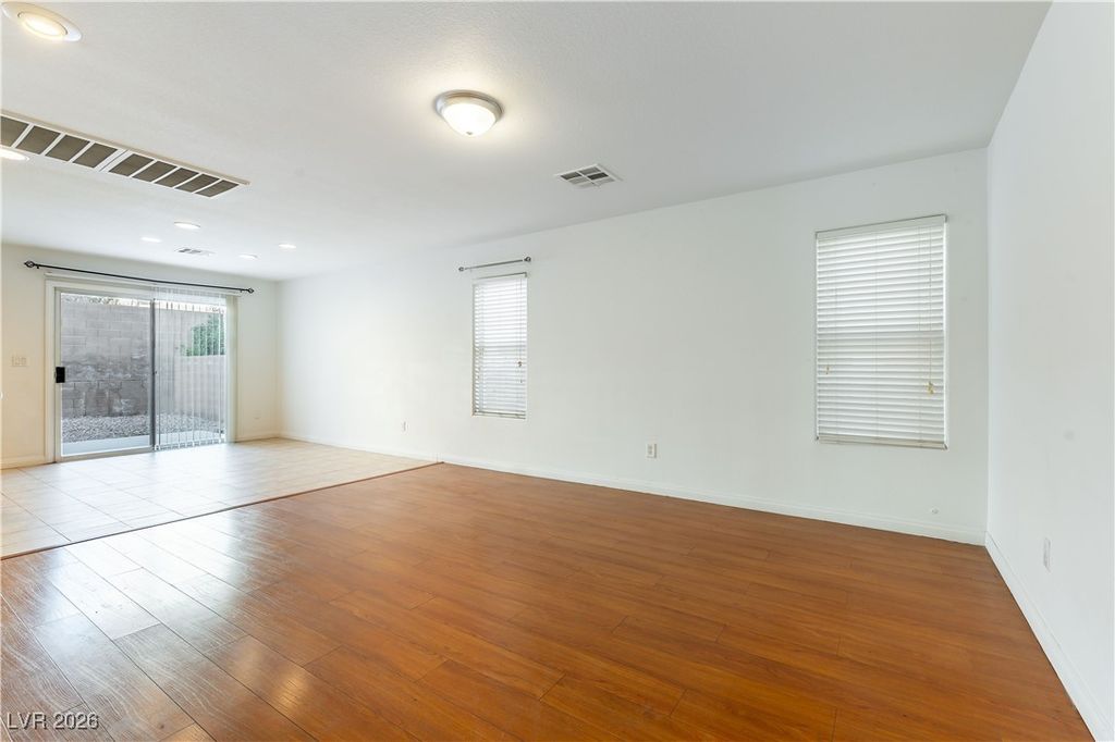 Image 6 of property listing at 9026 Iron Cactus Avenue, Las Vegas, NV 89148