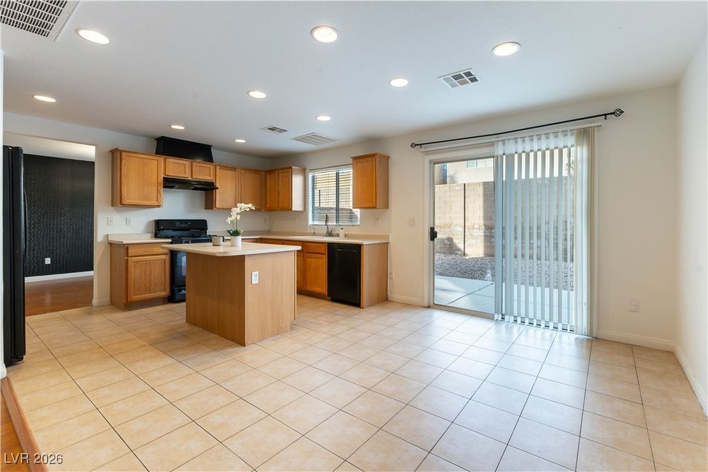 Image 8 of property listing at 9026 Iron Cactus Avenue, Las Vegas, NV 89148