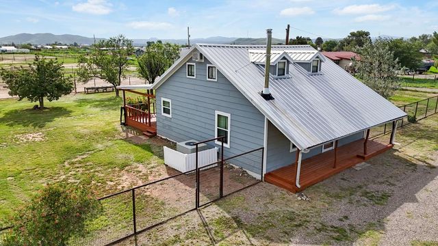 504 Tom Lackey Ln, Alpine, TX 79830