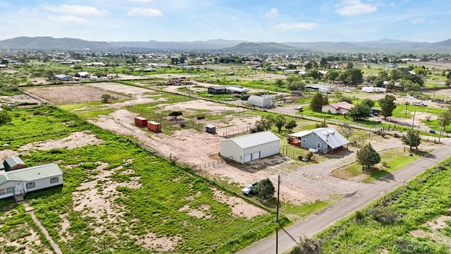 504 Tom Lackey Ln, Alpine, TX 79830