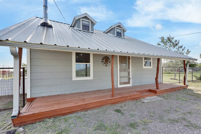 504 Tom Lackey Ln, Alpine, TX 79830