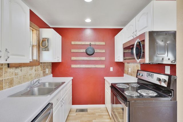 504 Tom Lackey Ln, Alpine, TX 79830