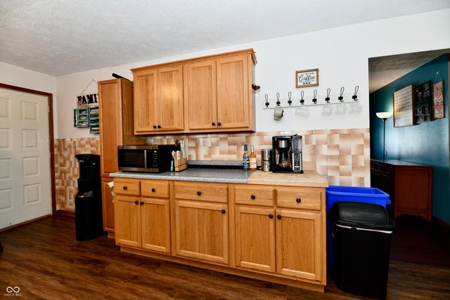 657 Walnut Street, Whiteland, IN 46184