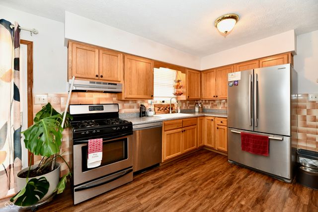 657 Walnut Street, Whiteland, IN 46184