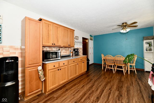 657 Walnut Street, Whiteland, IN 46184