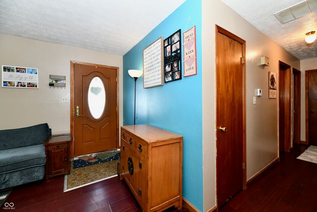 657 Walnut Street, Whiteland, IN 46184