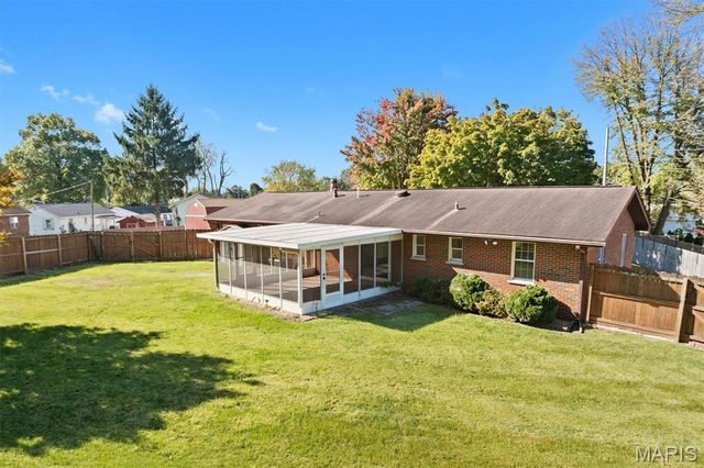 7 Ivy Court, Belleville, IL 62220