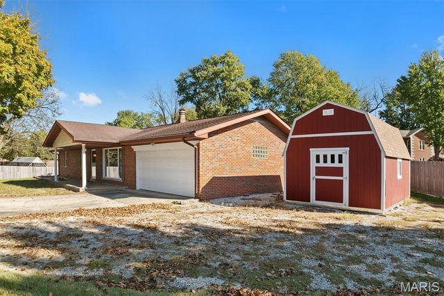 7 Ivy Court, Belleville, IL 62220