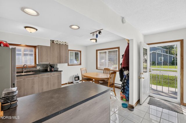 6013 James Road, Oregon, OH 43616