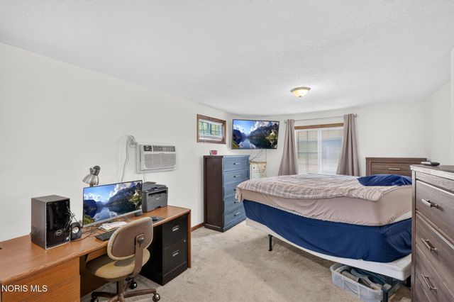 6013 James Road, Oregon, OH 43616