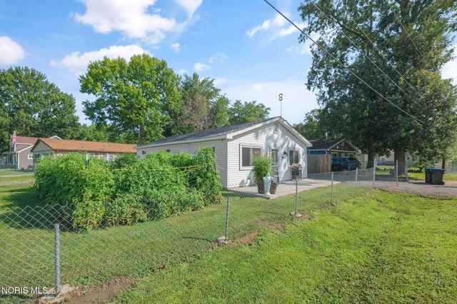6013 James Road, Oregon, OH 43616