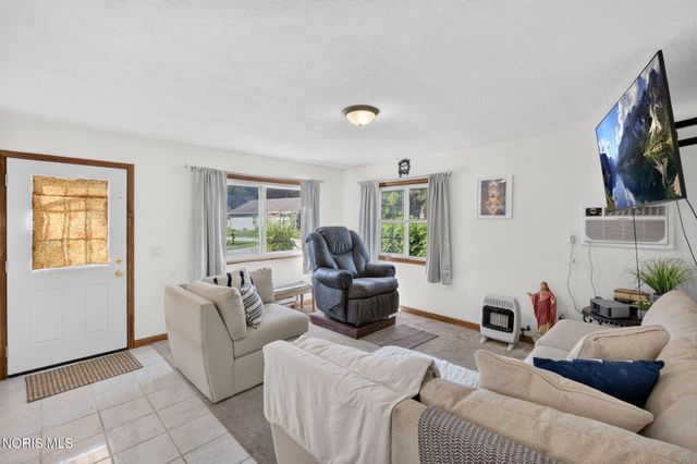 6013 James Road, Oregon, OH 43616