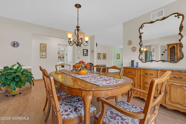5 Hexham Court, Manchester, NJ 08759