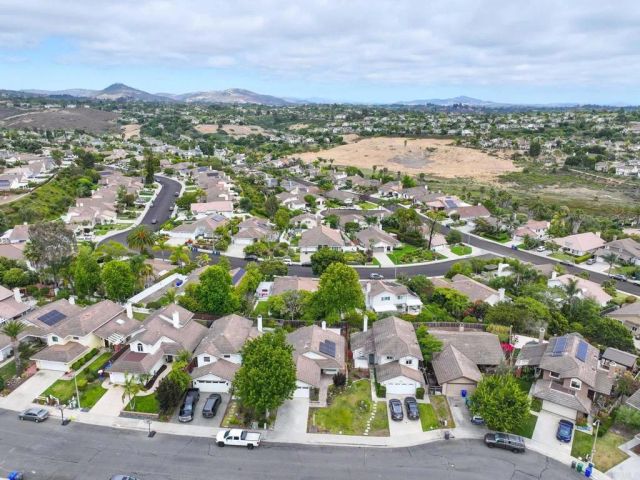 7934 Calle Posada, Carlsbad, CA 92009