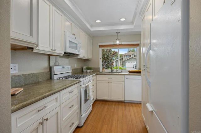 7934 Calle Posada, Carlsbad, CA 92009