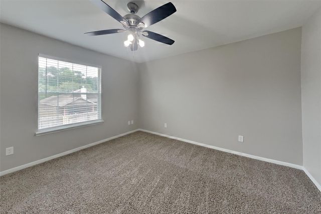 438 Pinewood Ridge Drive, Spring, TX 77386