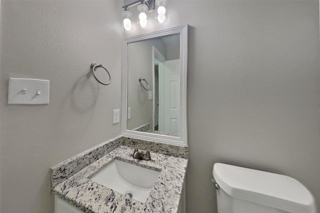 438 Pinewood Ridge Drive, Spring, TX 77386