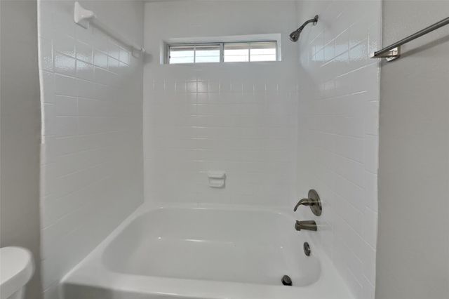 438 Pinewood Ridge Drive, Spring, TX 77386