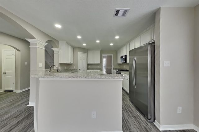 438 Pinewood Ridge Drive, Spring, TX 77386