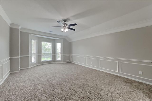 438 Pinewood Ridge Drive, Spring, TX 77386