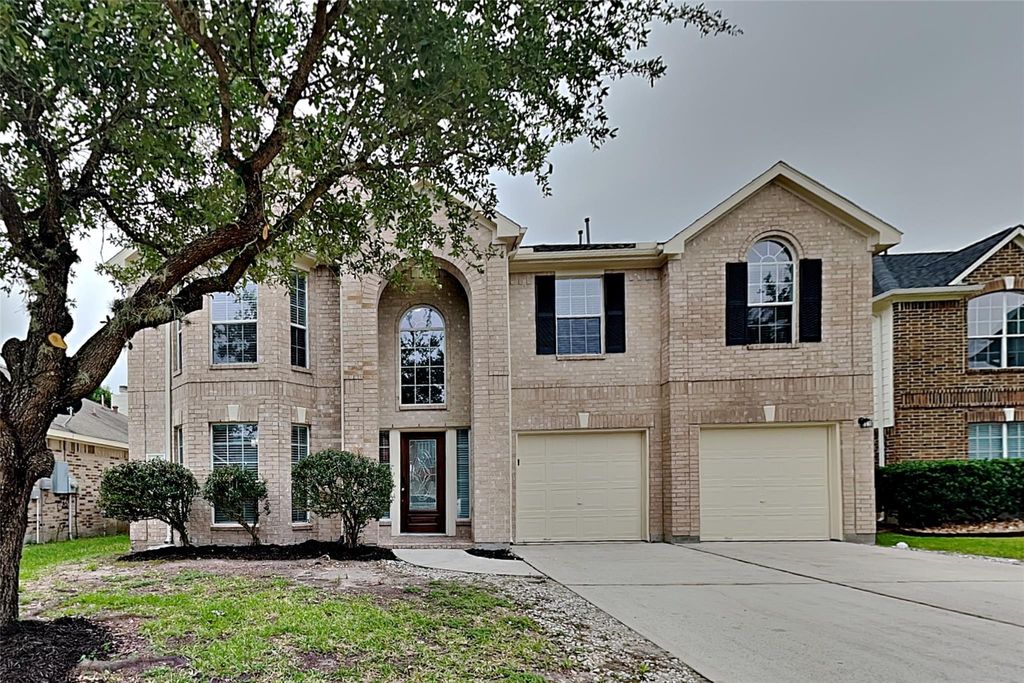 438 Pinewood Ridge Drive, Spring, TX 77386