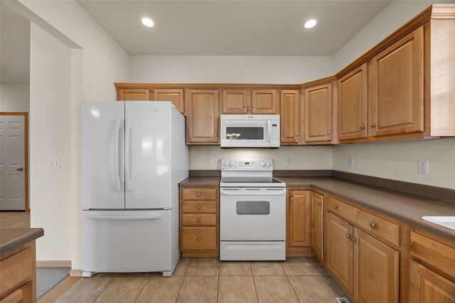 3002 Stone Creek Court, Marion, IA 52302