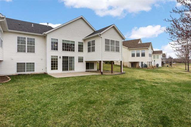 3002 Stone Creek Court, Marion, IA 52302